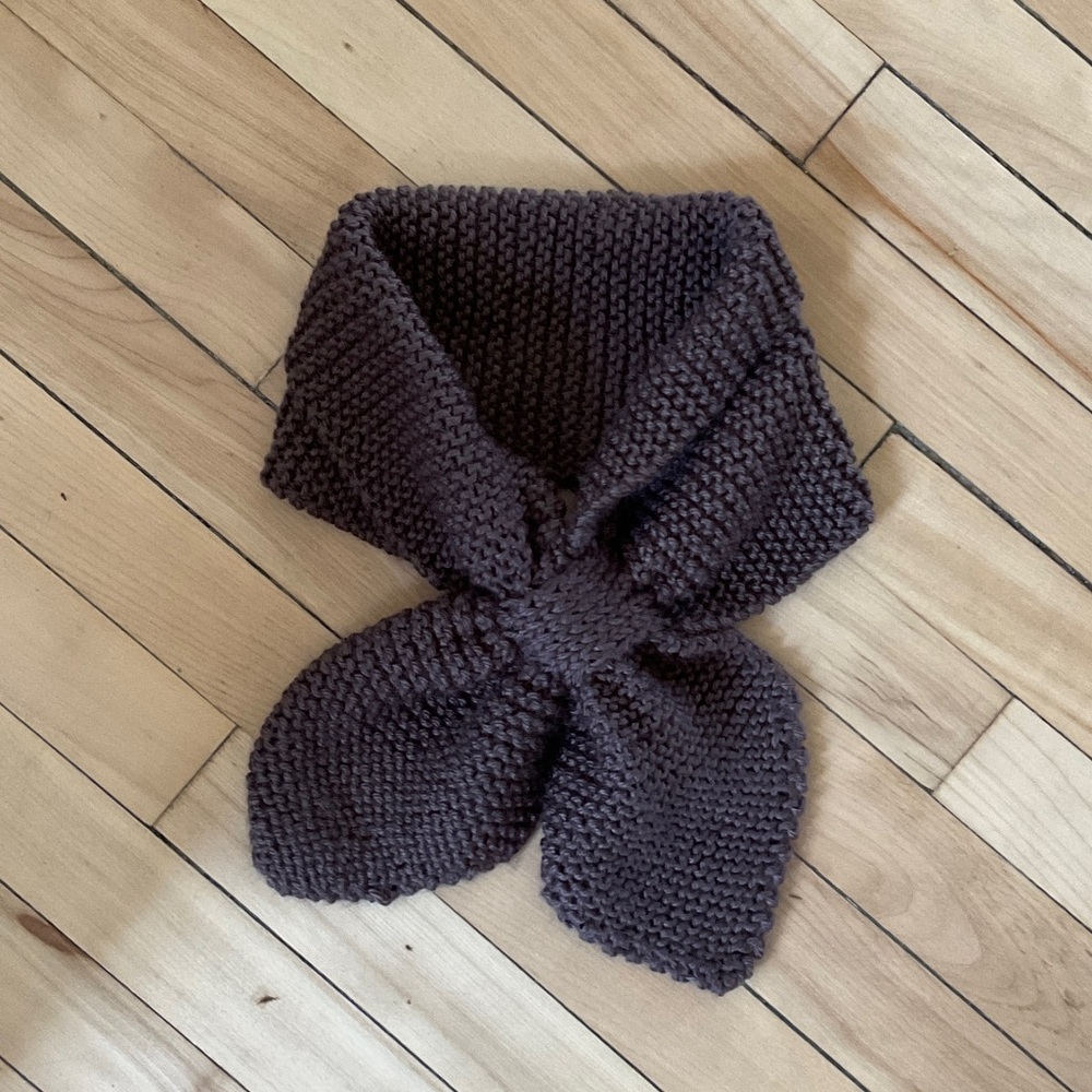 Elegant Brown Ascot (Miss Marple) Knit Scarf
